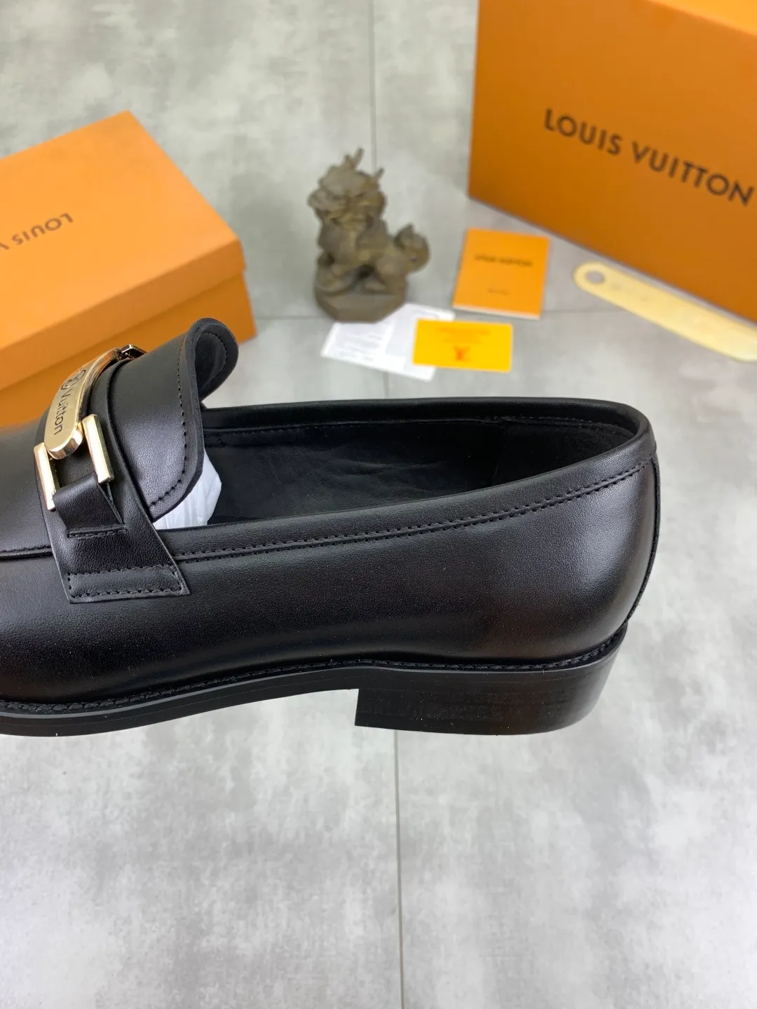 Men's Men's Shoes 💰P420 [New Style] 💰Yangli💎💎💎[Louis Vuitton] LV high-end men's formal business leather shoes, original order 1:1! Original imported calfskin, original metal buckle, imported sheepskin lining for feet, original outsole, men's shoe size: 39-45 (38.46 customized) black optional